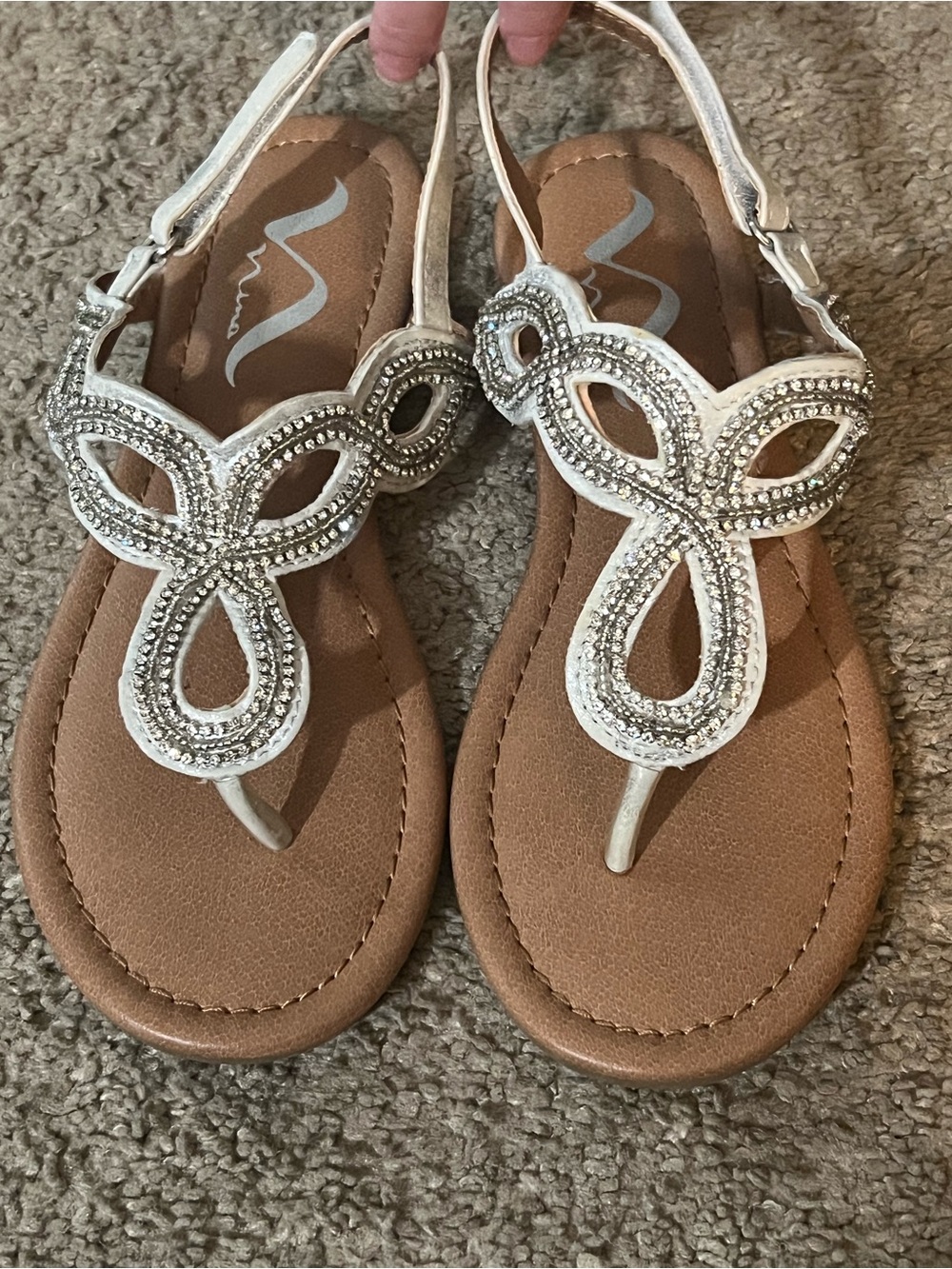 Nina Girls white sparkly sandals - size 3 (adjustable)